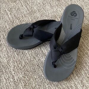 Clarks Cloudsteppers Black Flip Flops